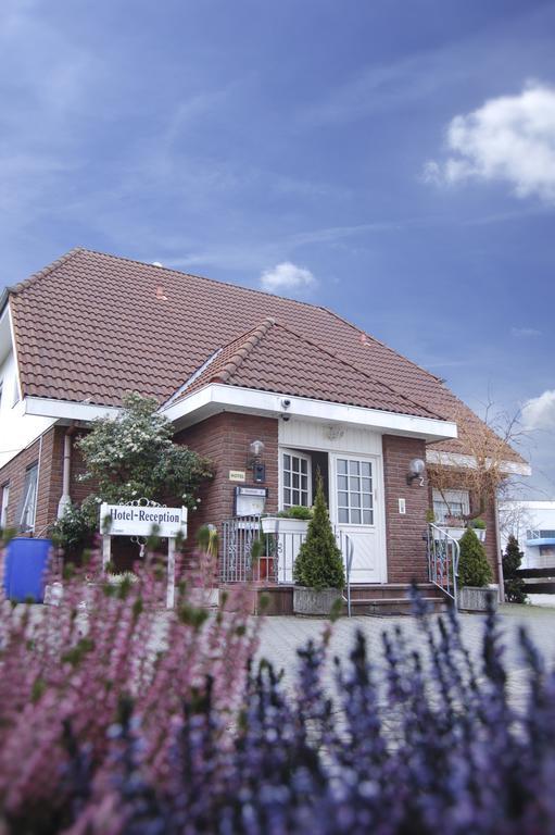 Отель Airport Zeltinger Hof Кельстербах Экстерьер фото